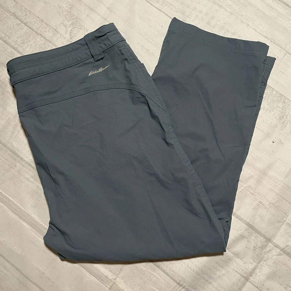 Eddie Bauer Women's Rainier Capri pants in a blue/gray color. Size 8. - Picture 12 of 13